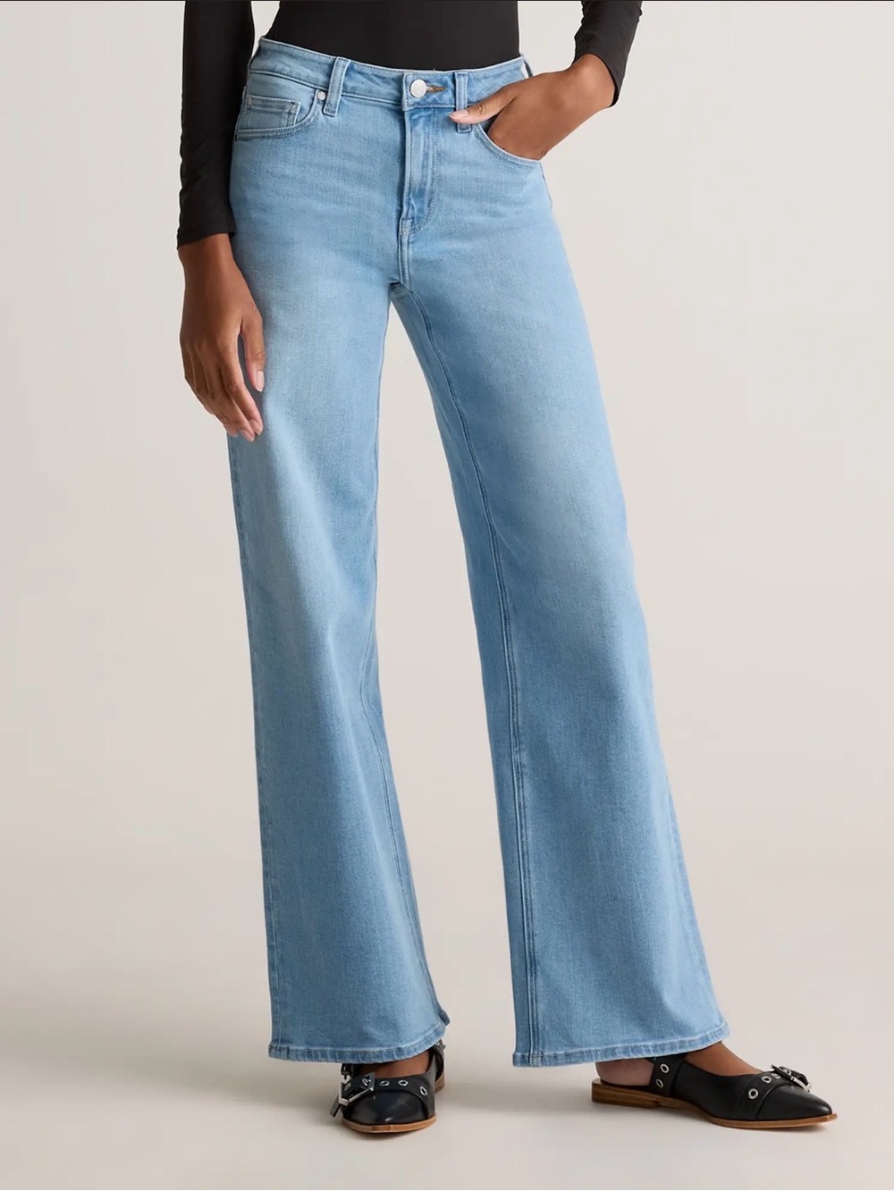 Quince. Stretch High Rise Wide Leg Jeans. Light Wash. size 25.